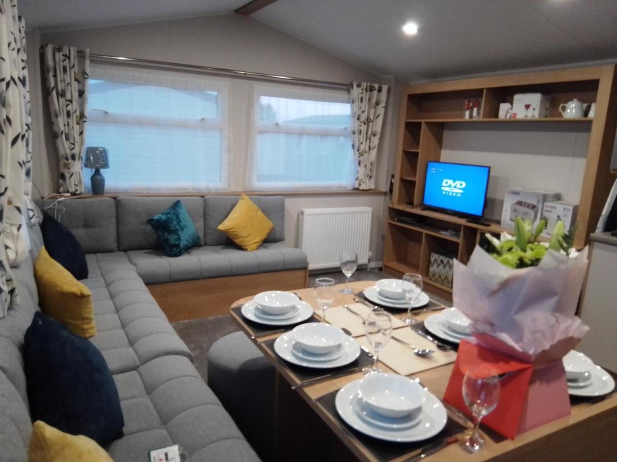 3 Bed ,Sleeps 8 Caravan California Cliffs Holiday Park Scratby Exterior photo
